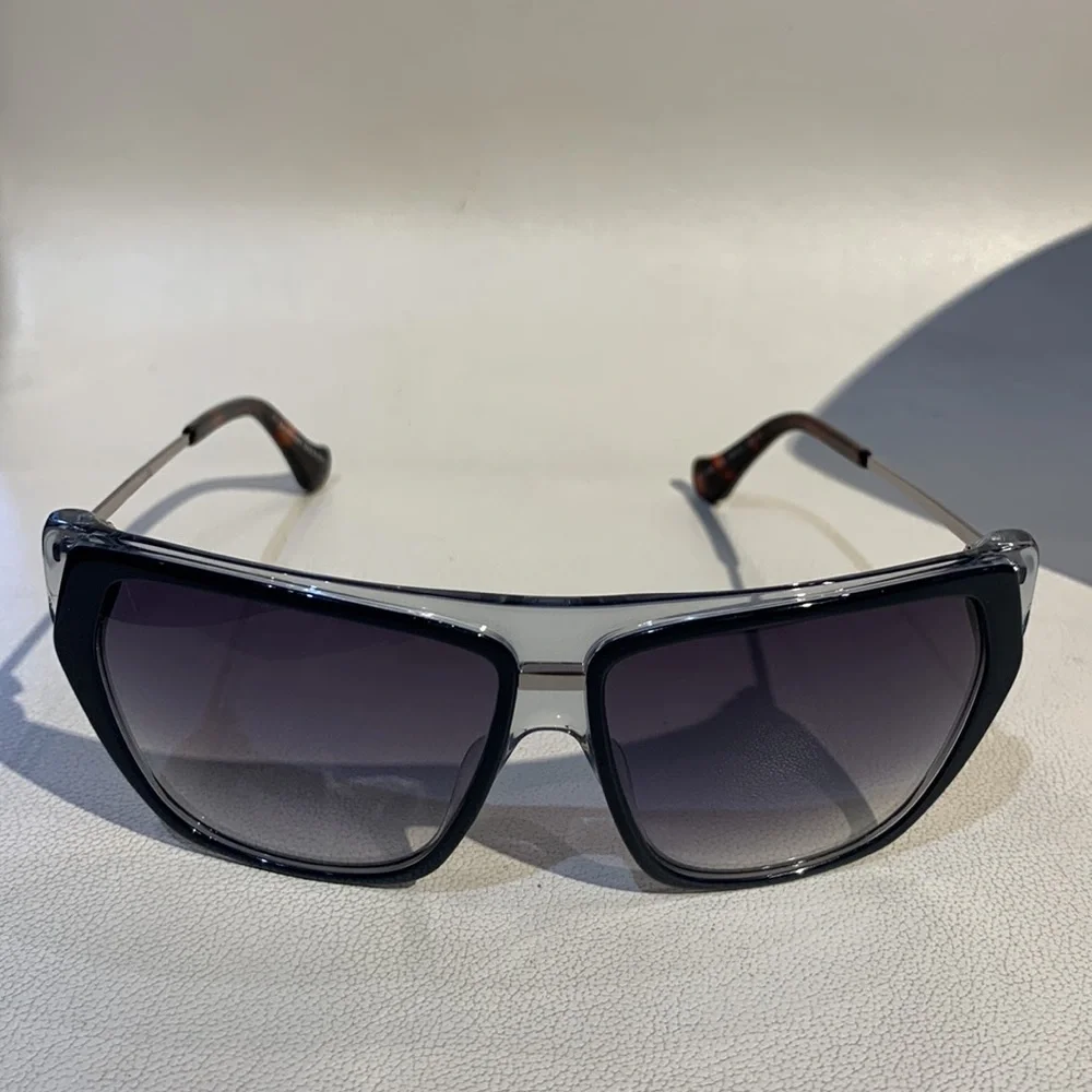 New Women’s Authentic Balenciaga Sunglasses - Picture 7 of 9